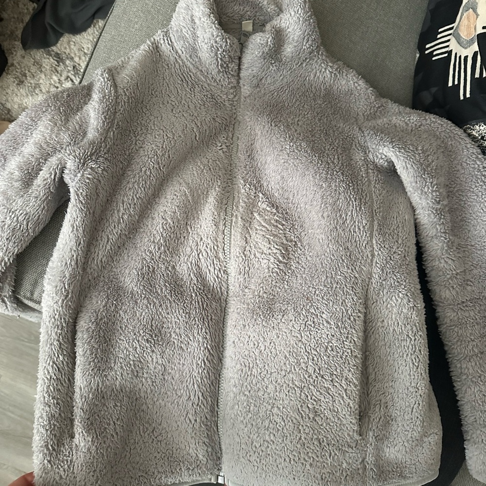 Uniqlo gray fleece jacket women's